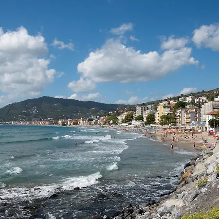 Alba Marina- Fronte Mare 알라시오