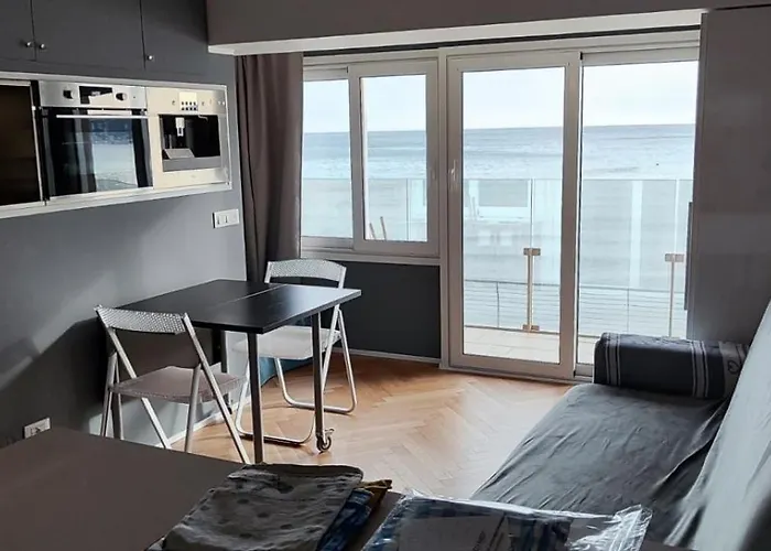 Alba Marina- Fronte Mare 아파트 알라시오